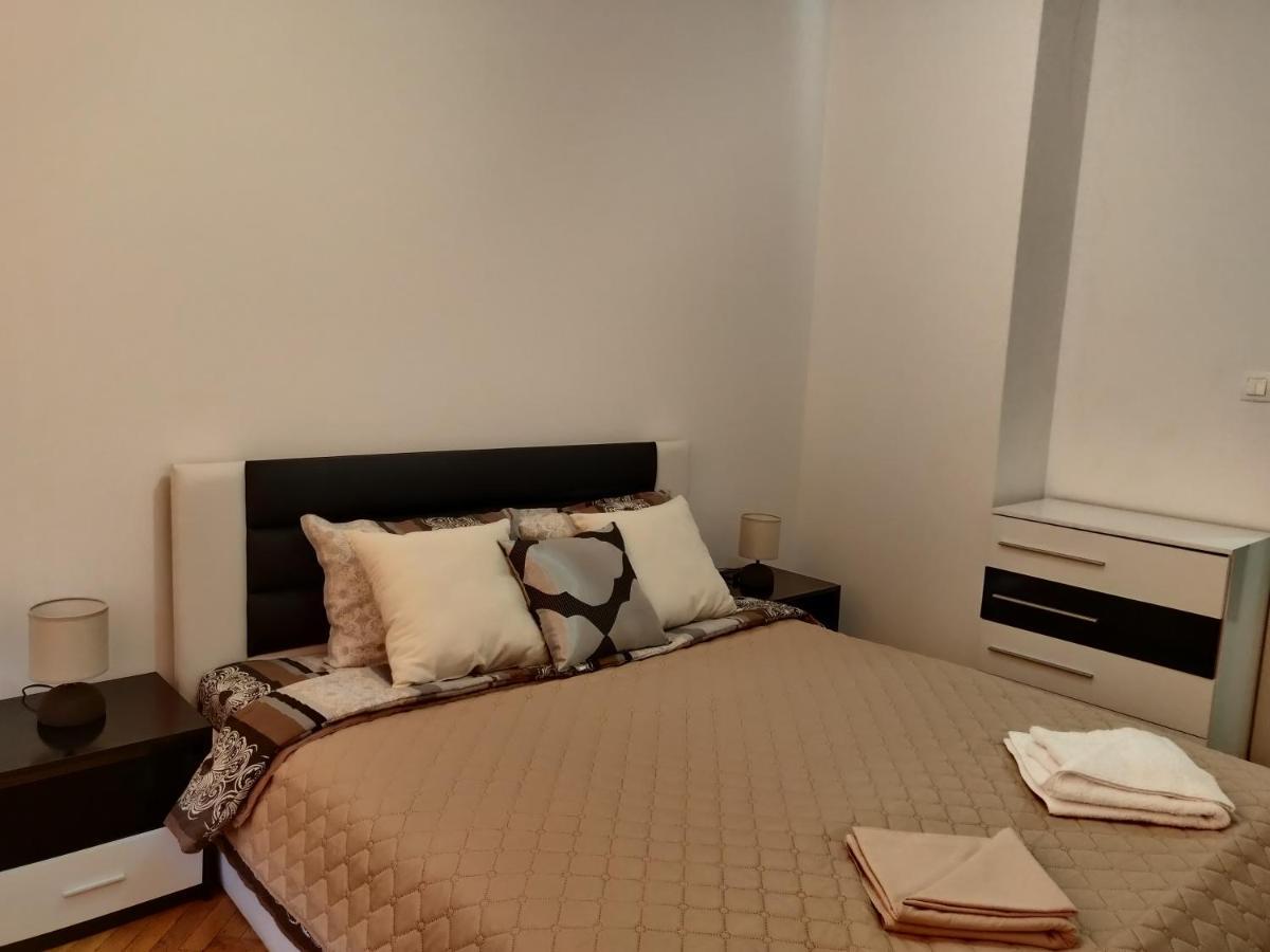 White Apartment Казанлик Екстер'єр фото